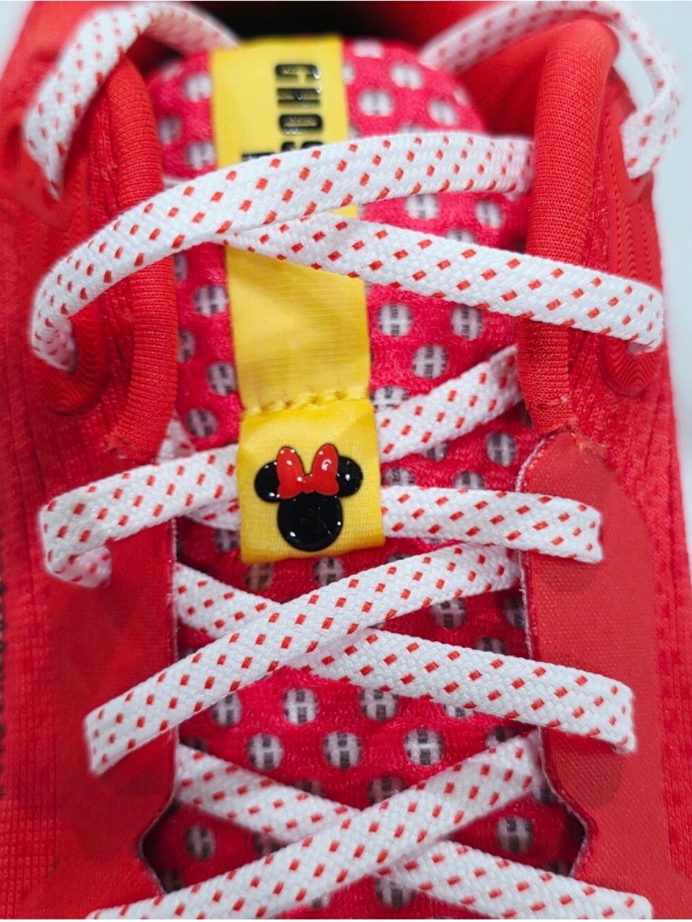 Brooks Minnie Mouse Running Shoe - Picture 4 of 5